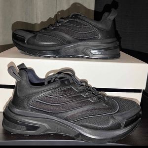 GIVENCHY Giv 1 Runner Black Calf Skin Leather Size 39 *NEW*